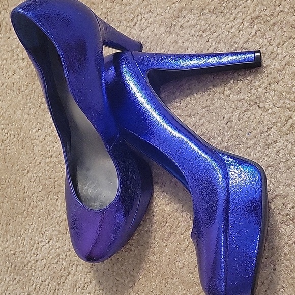 Guess Women's Purple Metallic High Heels NwOT - Picture 5 of 9